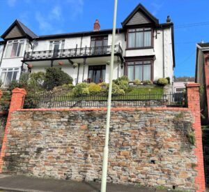 Tyntyla Road, Pentre