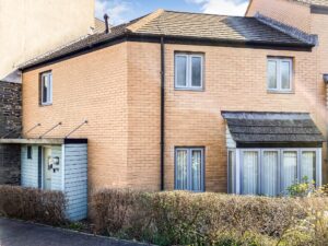 Orleigh Cross, Newton Abbot