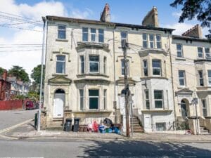 Clytha Square, Newport