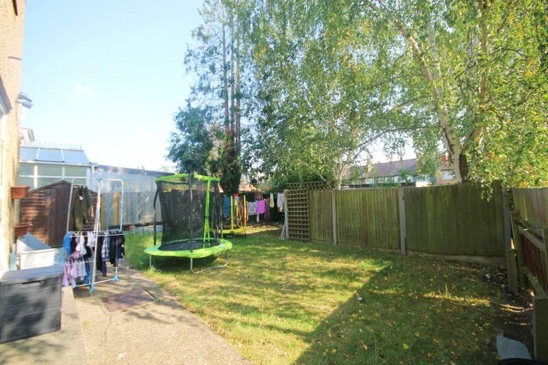 Drew Gardens, Greenford