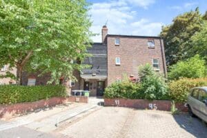 Glimpsing Green, Erith