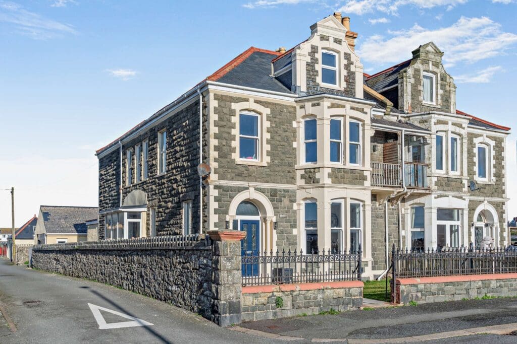 Corbett Avenue, Tywyn
