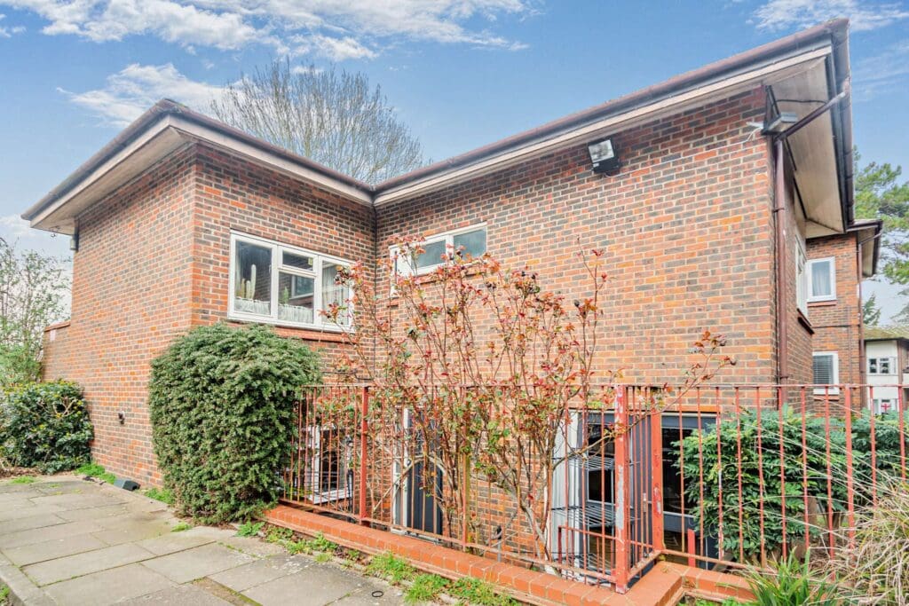 Sutherland Place, Luton