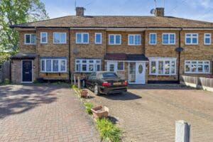 Karen Close, Rainham