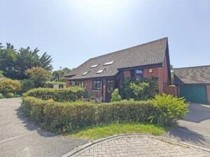 Charnock Close, Lymington