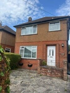 Hawthorn Road, Barry