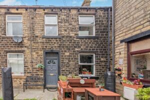 Cliffe Ash, Huddersfield