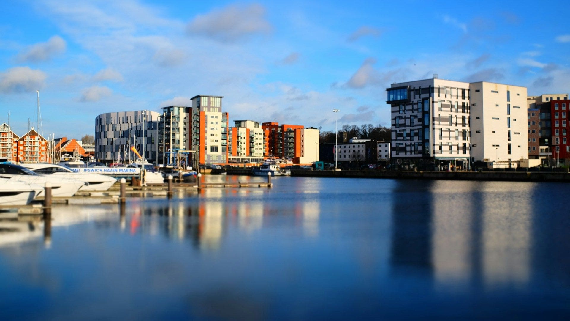Ipswich Waterfront marina and apartments