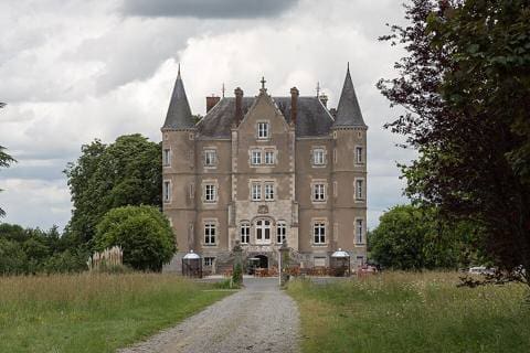 The Escape to the Chateau château