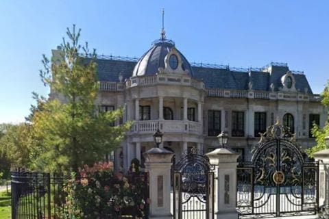 The Schitt's Creek mansion